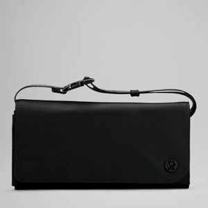 Lululemon wallet clutch crossbody
